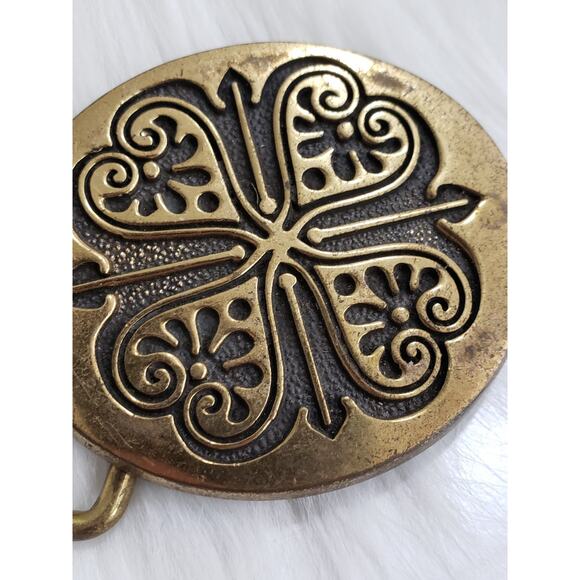 VINTAGE BTS 1978 SOLID BRASS BELT BUCKLE CLOVERLEAF MANDALA FLOWER USA Mod 70s - Picture 2 of 4